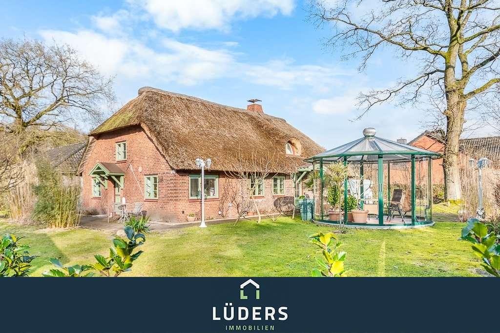 Immobilie in Süderlügum - Charmantes Reetdachhaus mit Ferienwohnung - Bild 0