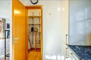 Möbliert: Schönes Einfamilienhaus in Trudering auf Zeit mieten – Die vollständige Adresse der Immobilie erhältst du vom Anbieter., 81825 Gartenstadt Trudering, München – Vorschaubild 12