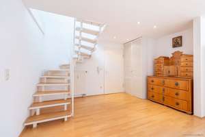 Schwabing – am Hohenzollernplatz: 4-Zimmer-Maisonettewhg. im DG mit Balkon zum Innenhof, Lift & TG. – Die vollständige Adresse der Immobilie erhältst du vom Anbieter., 80796 Neuschwabing, München – Vorschaubild 10