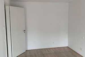 Moderne 3-Zimmer-Wohnung nahe BMW, EBK und 2 Balkonen und 2 Garagen – Fortnerstraße 22, 80933 Lerchenau-Ost, München – Vorschaubild 16
