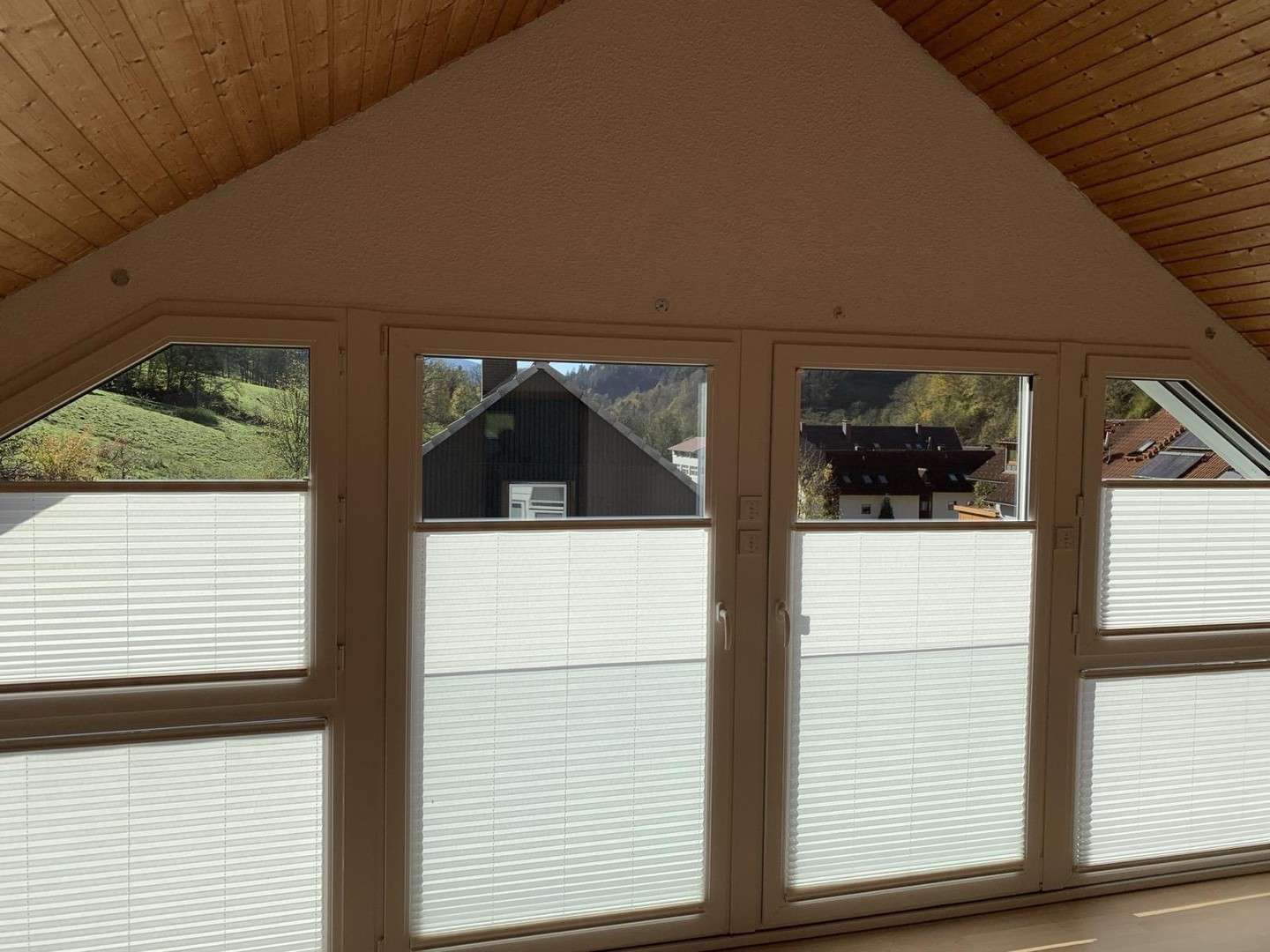 Immobilie in Buchenbach - Charmantes Dreifamilienhaus in sonniger Hanglage von Buchenbach-Wagensteig - Bild 10