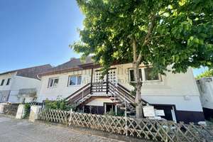Mehrfamilienhaus in Hamm am Rhein mit großem Potenzial für ein 4-5 Familienhaus