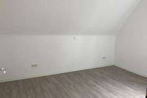 3 ZKB-Dachgeschoßwohnung in Siegen-Hengsbach – Oberer Hengsbacher Weg 29, 57080 Eiserfeld, Siegen – Vorschaubild 5
