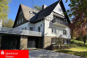 Repräsentative Villa mit Aufzug und Schwimmbad
