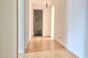 Dachgeschosswohnung am Kanal-Nymphenburg von seiner schönsten Seite – Die vollständige Adresse der Immobilie erhältst du vom Anbieter., 80639 Nymphenburg, München – Vorschaubild 4