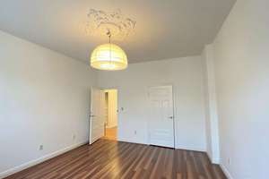 Kompakte 2-Zimmer-City-Wohnung mit Tageslichtbad in Parknähe! – Platter Straße 60, 65193 Nordost, Wiesbaden – Vorschaubild 9