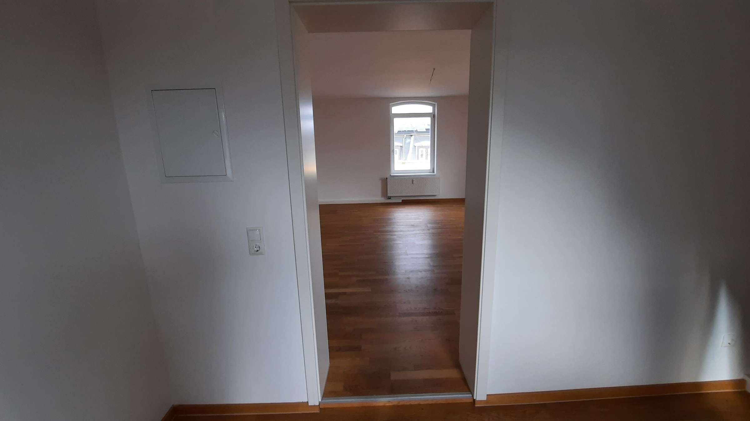 Geräumige 2-Zimmer-Wohnung mit modernem Duschbad und Balkon in Erfurt