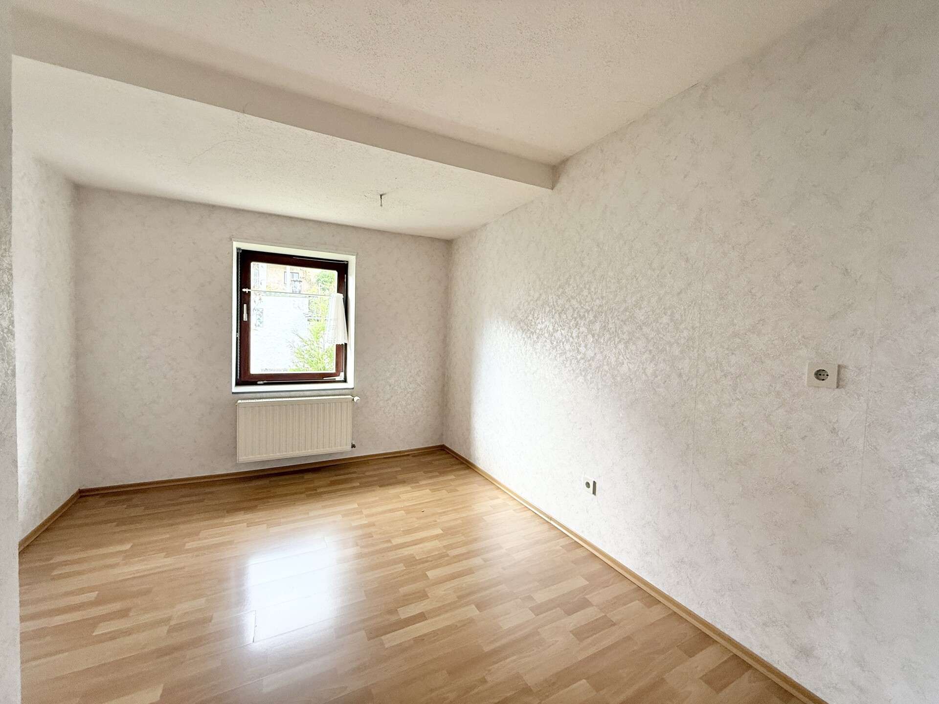 Immobilie in Schmelz - Familienfreundliches Einfamilienhaus auf zwei Etagen in ruhiger Lage von Hüttersdorf - Bild 5