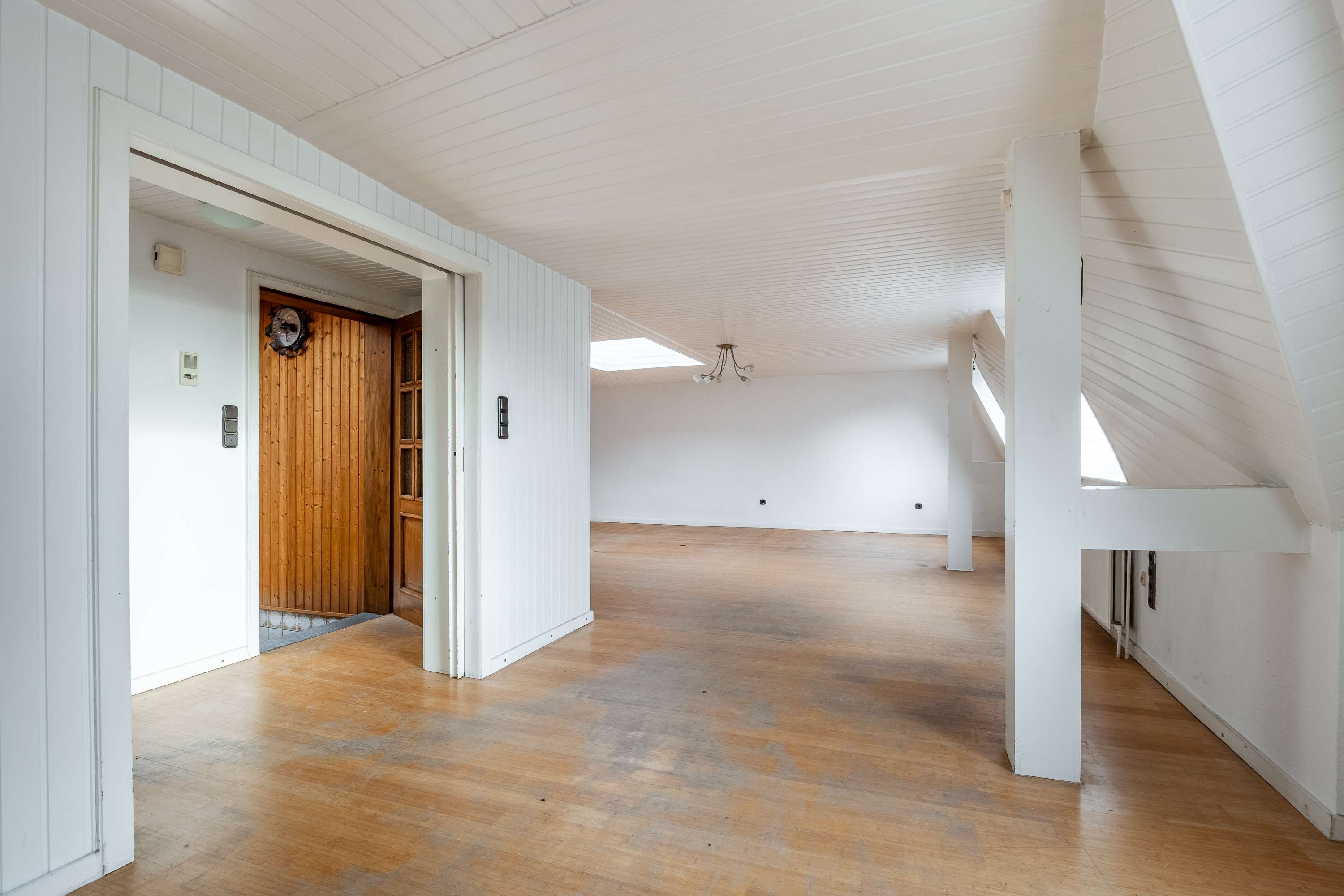 Lübeck I Aufgeteiltes Zinshaus mit Gewerbe und Wohneinheiten auf Altstadt-Insel mit Dachterrasse, Lübeck – Bild 4