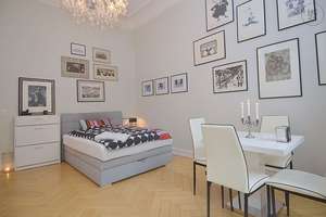 Charmante möblierte 4-Zimmer Wohnung mit Balkon in Wiesbaden City – Die vollständige Adresse der Immobilie erhältst du vom Anbieter., 65185 Südost, Wiesbaden – Vorschaubild 2
