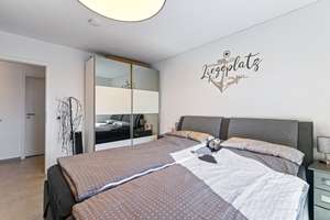 Neuwertiges modernes Townhouse in KFW 40 Standard A+ mit hübscher Terrasse und 2 Stellplätzen – Die vollständige Adresse der Immobilie erhältst du vom Anbieter., 23866 Nahe – Vorschaubild 24