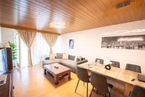 Wohnkomfort in Offenhausen: Modernisierte 3,5-Zimmer-Wohnung mit Tiefgarage