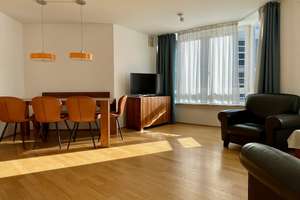 Helle, moderne 3,5-Zimmer Wohnung an der Münchner Freiheit.  Von Privat. – Siegesstr. 15, 80802 Schwabing-Ost, München – Vorschaubild 2