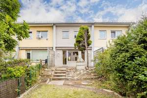 **Mariendorf! Familiengerechtes Reihenhaus zum Modernisieren** – Die vollständige Adresse der Immobilie erhältst du vom Anbieter., 12107 Mariendorf, Berlin – Vorschaubild 1
