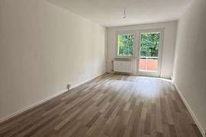 Großzügige 3RWE mit offener Küche und Balkon über die gesamte Breite der Wohnung! – 4289 Meusdorf, Leipzig – Vorschaubild 8