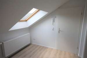 Ostersbaum - Außergewöhnliches 3-Zimmer Dachgeschoss komplett renoviert – Ostersbaum 18, 42107 Elberfeld, Wuppertal – Vorschaubild 8