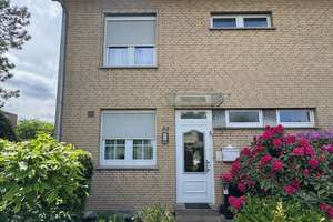 Großes Einfamilienhaus mit herrlichem Garten in Krefeld-Fischeln sucht Familienanschluss! – Die vollständige Adresse der Immobilie erhältst du vom Anbieter., 47807 Fischeln, Krefeld – Vorschaubild 1