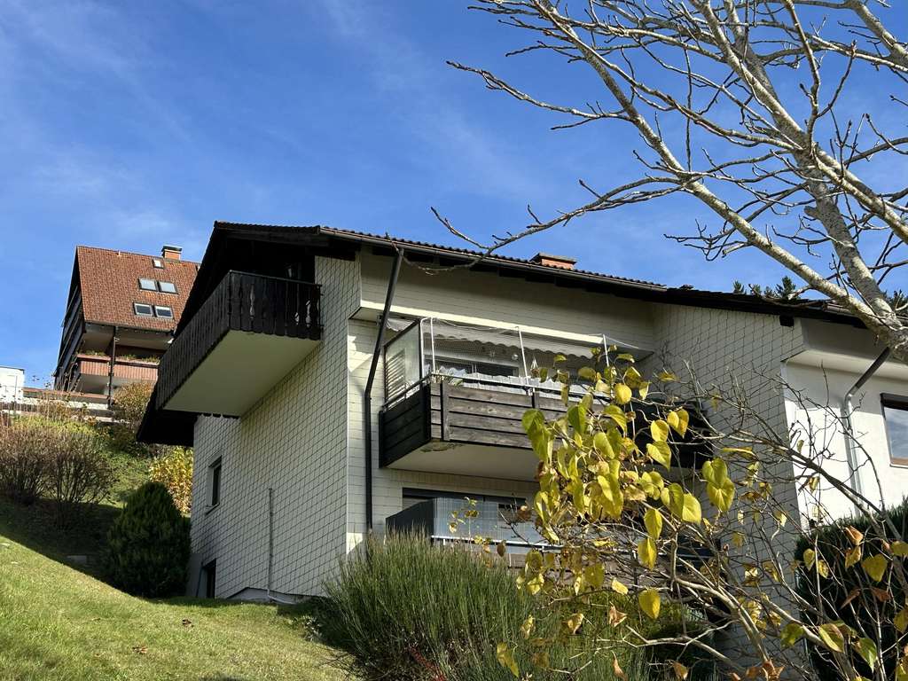 Immobilie in Lenzkirch - Sonnenverwöhntes Dachgeschoss mit Ausblick - Bild 0