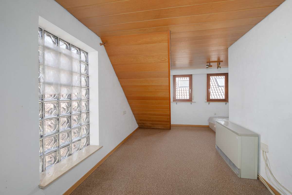 Immobilie in Ölbronn-Dürrn - Doppelhaushälfte mit Scheune und Garten! - Bild 4