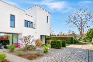 PROVISIONSFREI! Großzügige Stadtvilla in ruhiger Sackgasse mit Garage und traumhafter Dachterrasse – Die vollständige Adresse der Immobilie erhältst du vom Anbieter., 28759 St. Magnus, Bremen – Vorschaubild 2