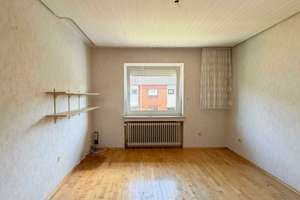 Gepflegtes Reihenmittelhaus mit 5 Zimmern, Garten und Garage in Köln-Pesch – Die vollständige Adresse der Immobilie erhältst du vom Anbieter., 50767 Pesch, Köln – Vorschaubild 9