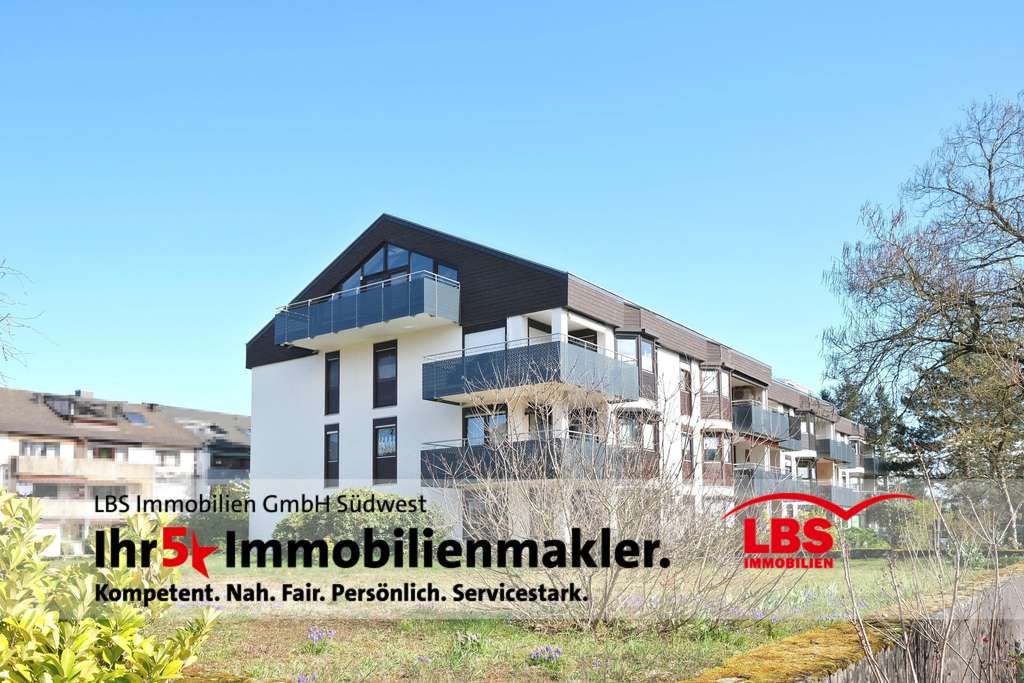 Immobilie in Rheinstetten - Großzügige 4-Zimmer-DG-Wohnung mit Kamin, Klima & TG-Stellplatz - Bild 0