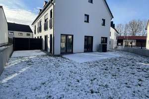 Letztes von 3 Reihenhäusern! Sichern Sie sich Ihr Traumhaus
Ankommen - Wohlfühlen - Zuhause sein - – Die vollständige Adresse der Immobilie erhältst du vom Anbieter., 82291 Mammendorf – Vorschaubild 8
