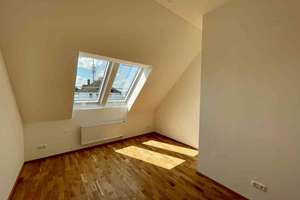 Wohntraum im Dachgeschoss: 4,5 Zimmer, Galerie und ein toller Blick auf den Olympiaturm! – Schleißheimer Str. 252, 80809 Am Luitpoldpark, München – Vorschaubild 3
