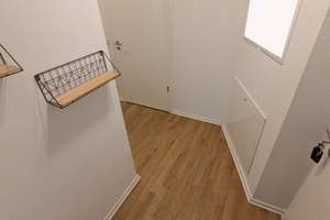 2,5-Zimmer Wohnung im 1. OG mit Balkon in Düsseldorf-Benrath