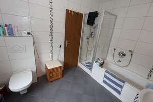 6-FAMILIENHAUS STUTTGART-MÖHRINGEN MIT PENTHOUSE-WOHNUNGEN UND GARAGEN – Die vollständige Adresse der Immobilie erhältst du vom Anbieter., 70567 Möhringen-Ost, Stuttgart – Vorschaubild 28
