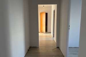 Ihr neuer Lebensmittelpunkt: große, familiengerechte Wohnung mit Balkon! – Ahrenshooper Straße 6, 13051 Neu-Hohenschönhausen, Berlin – Vorschaubild 8