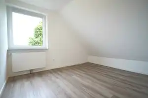 Volksbank Immobilien: Provisionsfrei!
Modernisiert und für den Einzug bereit. – Cuxhaven (Kreis) – Vorschaubild 23