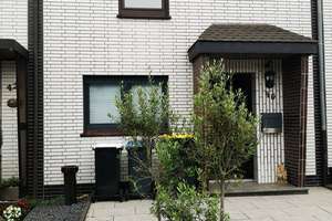 Modernisiertes, bezugsfreies Reihenmittelhaus mit Süd-Terrasse, provisionsfrei