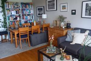 Ganz oben!  Schöne  2-Zimmer-Süd-Wohnung mit Charme, zwei Balkone   U-Bahnnähe (U6) – Wolkerweg 8 a, 81375 Neuhadern, München – Vorschaubild 2