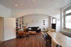 Lorettostraße! Geräumige 2-Zi-Altbau-Whg mit Balkon zu vermieten 