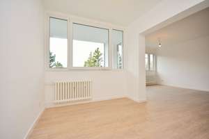 Stilvoll wohnen im Grünen-gepflegte 3,5-Zimmer Wohnung mit großer Loggia in Köln-Lövenich – 50859 Lövenich, Köln – Vorschaubild 5