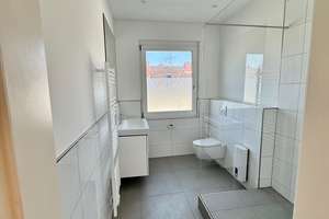 Sanierte und Stilvolle 2,5-Zimmer-Dachgeschosswohnung mit gehobener Innenausstattung in Düsseldorf – Reisholzer Straße 1, 40231 Lierenfeld, Düsseldorf – Vorschaubild 6