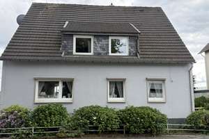 Großzügiges Einfamilienhaus am Falkenberg mit großem Garten und viel Platz 