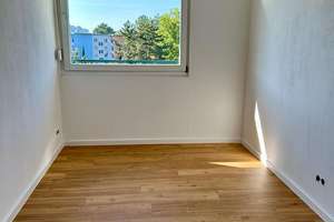Helle, 2023 sanierte 4-Zimmer-Wohnung im 4. OG mit Balkon & Pool in Mainz-Mombach – Westring 257, 55120 Mombach, Mainz – Vorschaubild 6