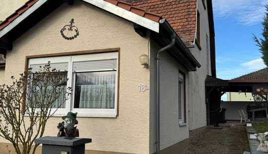 Bild von REIHEN-ECKHAUS  mit  Anbau, Terrasse, Garten mit anteiligem Gartenhaus, Garage und PKW-Stellplatz  !