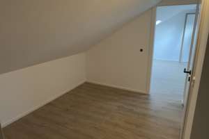 Raum zum Entfalten: 3-Zimmer-Wohnung in Leverkusen – Die vollständige Adresse der Immobilie erhältst du vom Anbieter., 51373 Küppersteg, Leverkusen – Vorschaubild 12
