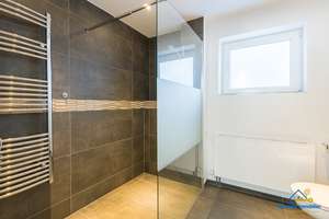 Exklusiver Bungalow am Sallerner Berg: Traumhafter Domblick, Südlage & zwei Garagen – Die vollständige Adresse der Immobilie erhältst du vom Anbieter., 93057 Sallern-Gallingkofen, Regensburg – Vorschaubild 19