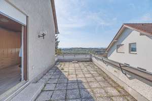 Lichtdurchflutetes Dreifamilienhaus mit traumhaftem Ausblick in Nürtingen-Hardt  – Die vollständige Adresse der Immobilie erhältst du vom Anbieter., 72622 Nürtingen – Vorschaubild 13