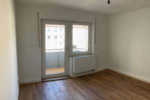 Helle 2-Zimmer Wohnung im 3. OG mit Balkon in Nürnberg-Steinbühl – Munkerstraße 1, 90443 Steinbühl, Nürnberg – Vorschaubild 1