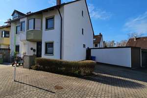 Ankommen und wohlfühlen - Reiheneckhaus in Toplage – Die vollständige Adresse der Immobilie erhältst du vom Anbieter., 90765 Ronhof, Kronach, Fürth – Vorschaubild 2
