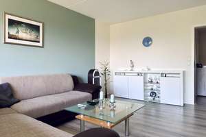 Süd-Balkon, viel Licht & Grünblick – ruhig gelegen und voller Möglichkeiten! – 23570 Travemünde, Lübeck – Vorschaubild 3
