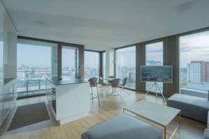 Exklusiv möblierte 3-Zimmer-Designwohnung im Grandaire mit Balkon und Weitblick – Die vollständige Adresse der Immobilie erhältst du vom Anbieter., 10179 Mitte (Ortsteil), Berlin – Vorschaubild 2