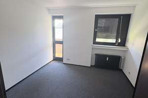 helle 4 - Zimmer Wohnung in Köln Rodenkirchen (Ortskern) mit 2 Balkonen- WG geeignet  – Die vollständige Adresse der Immobilie erhältst du vom Anbieter., 50996 Rodenkirchen (Ortsteil), Köln – Vorschaubild 15