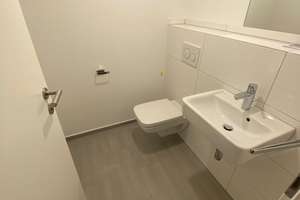 Lebendiges Stadtleben: 3-Zimmer-Wohnung in Düsseldorf-Bilk – Karolingerstraße 117, 40223 Bilk, Düsseldorf – Vorschaubild 5