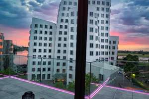 Exklusive Penthousewohnung mit hochwertiger Vollmöblierung und Schwimmbad auf dem Dach – Brückenstraße 14, 40221 Unterbilk, Düsseldorf – Vorschaubild 4